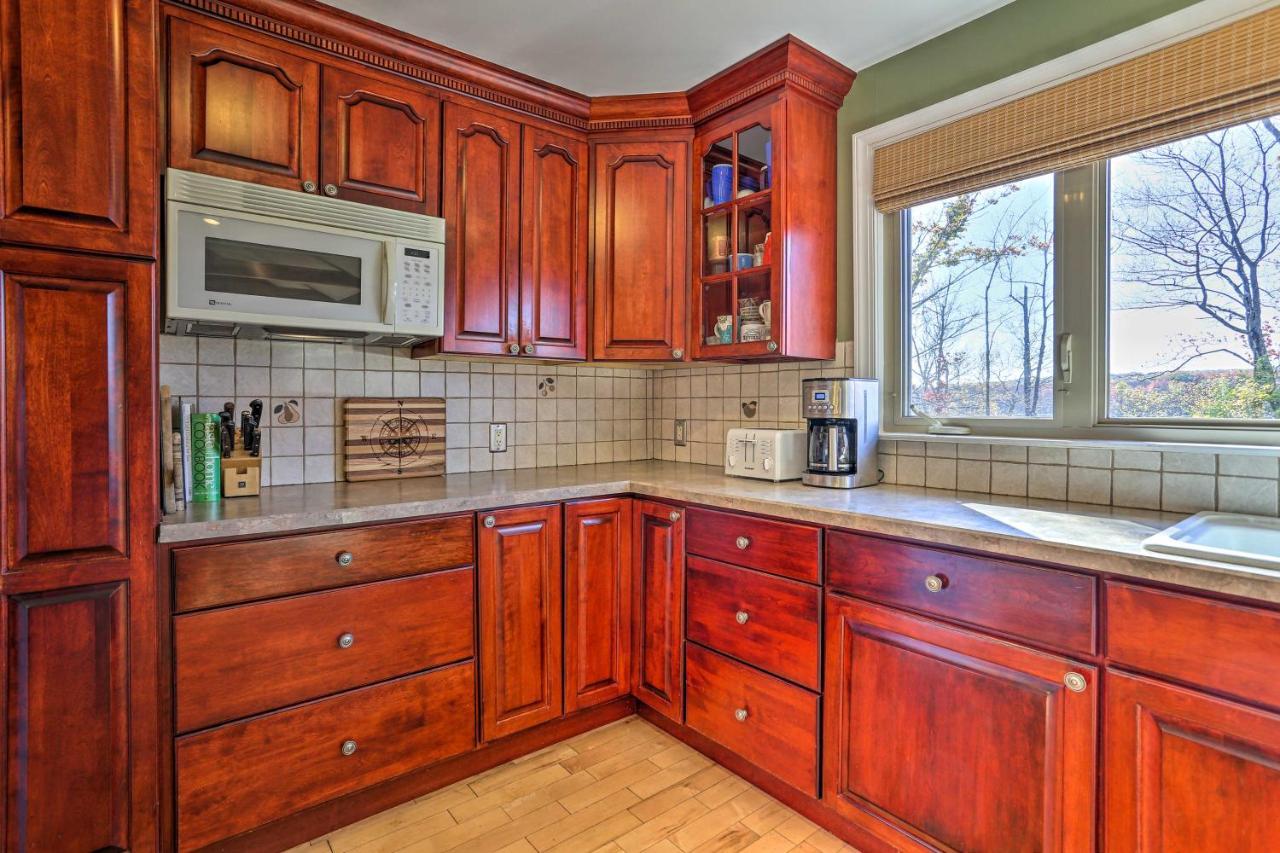 Waterfront Haven On Pines Ski, Swim And Relax Holiday home