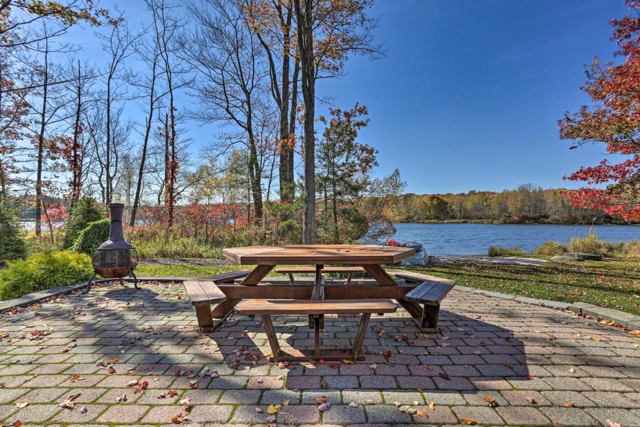 Waterfront Haven On Pines Ski, Swim And Relax Holiday home *