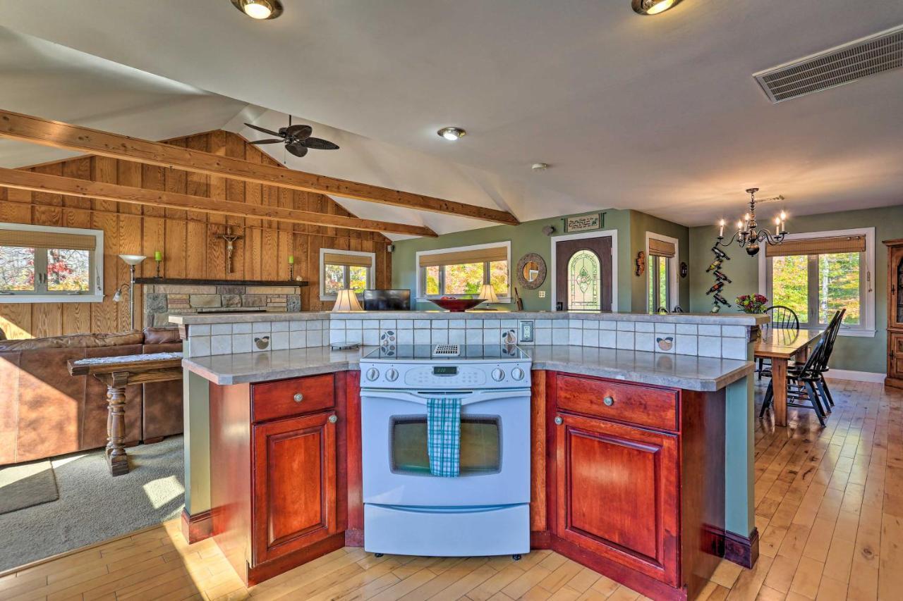 Waterfront Haven On Pines Ski, Swim And Relax Pocono Lake