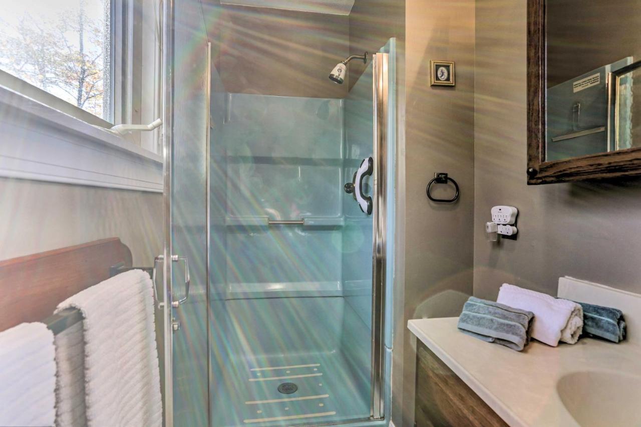 Waterfront Haven On Pines Ski, Swim And Relax * Pocono Lake