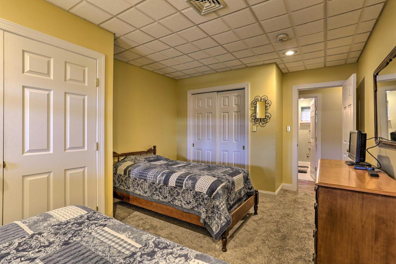Holiday home Waterfront Haven On Pines Ski, Swim And Relax *