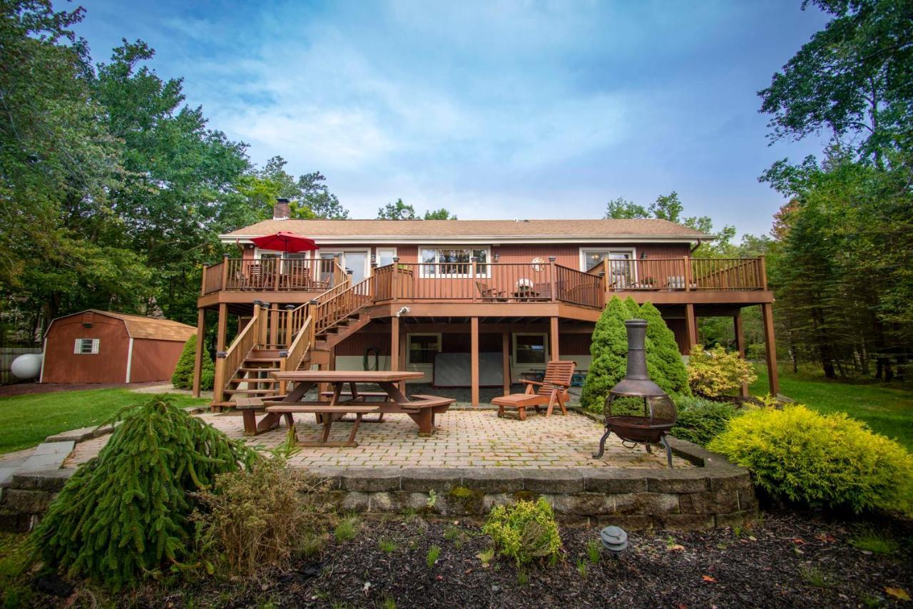 Waterfront Haven On Pines Ski, Swim And Relax Holiday home *